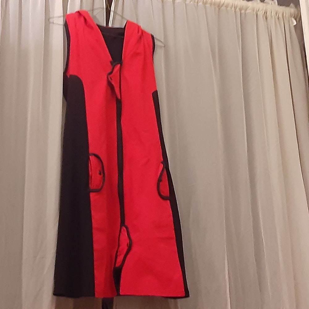 Red and black casual sleeveless dress